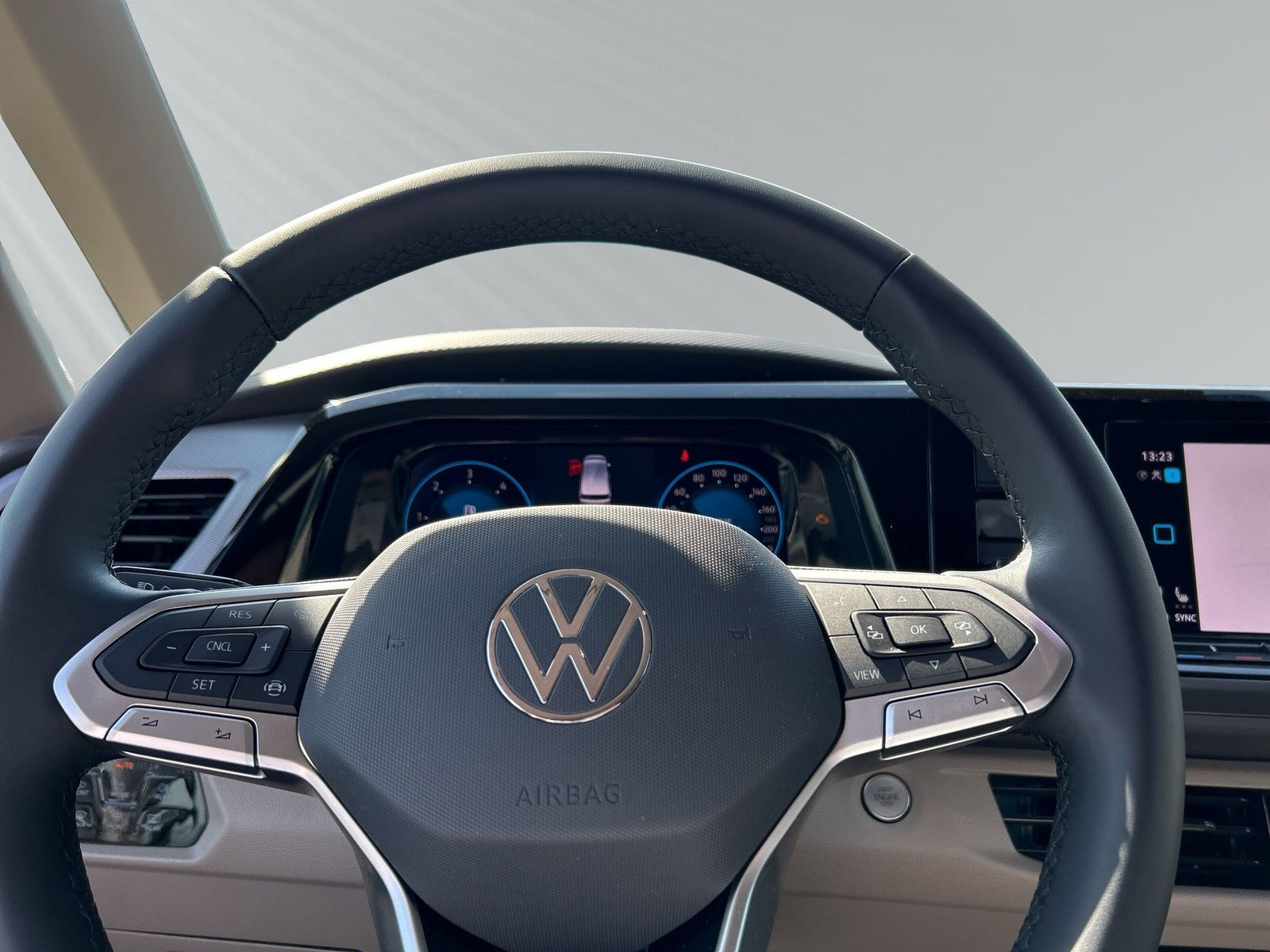 T7 Multivan Langversion 2.0 TDI Autom.+LED+PDC++