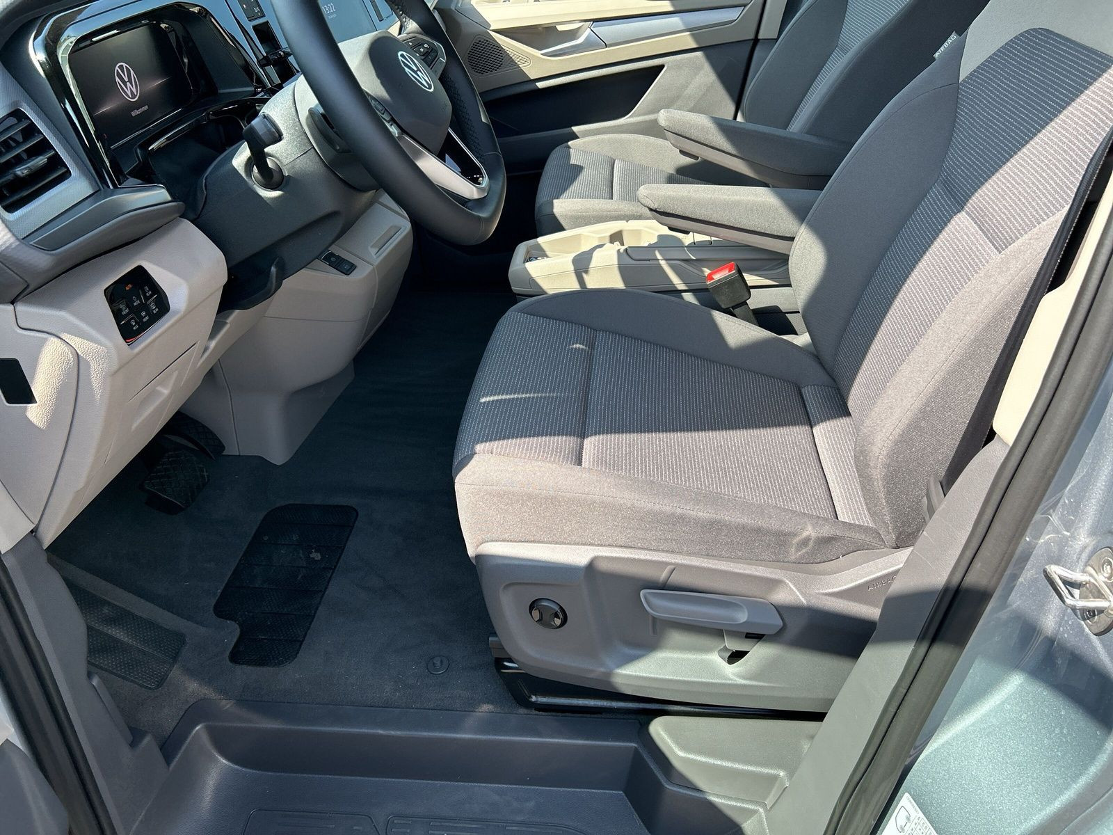 T7 Multivan Langversion 2.0 TDI Autom.+LED+PDC++