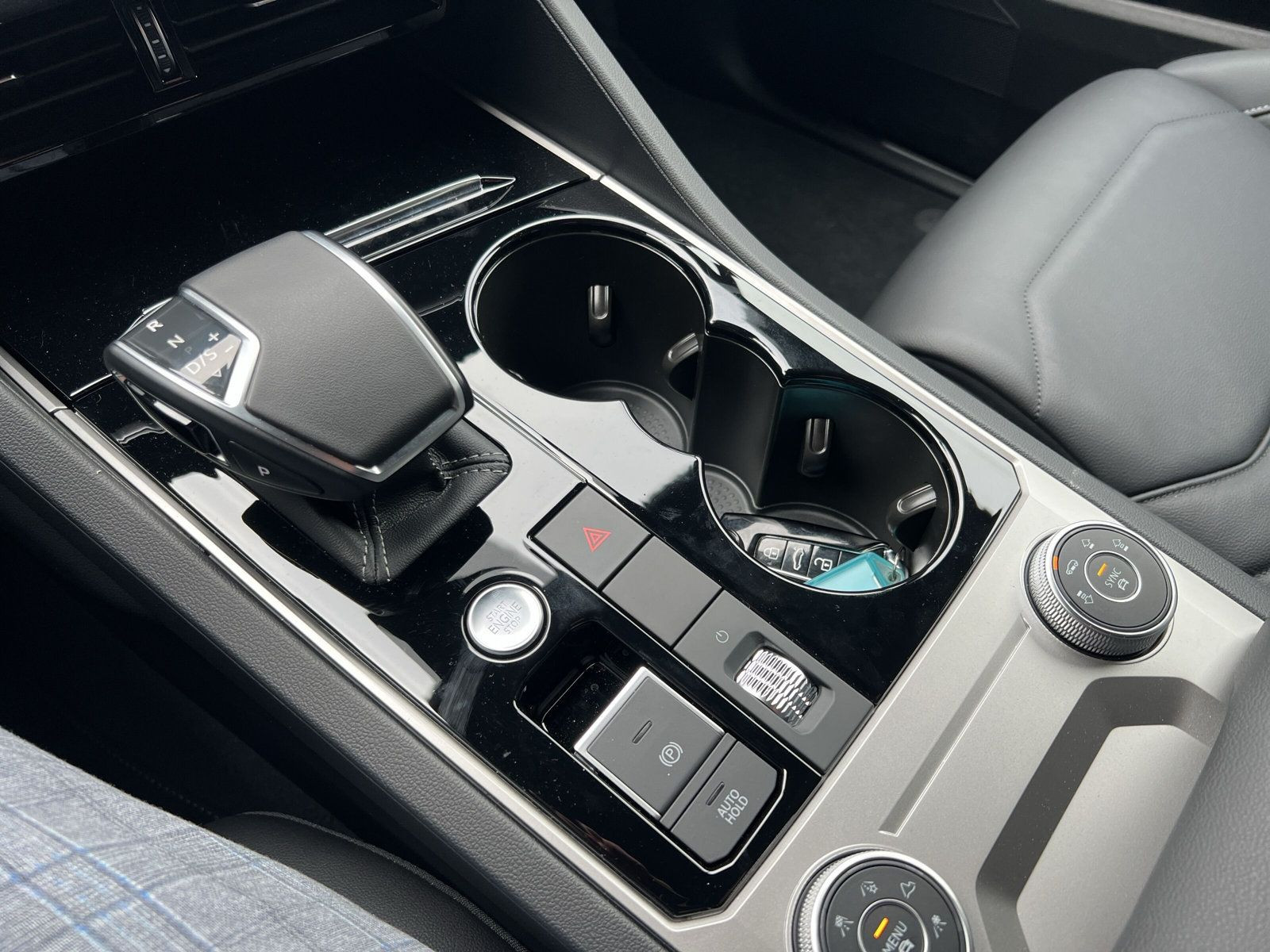 Touareg R-Line 3.0 TDI V6 4-MOT.+Standheiz.+Navi