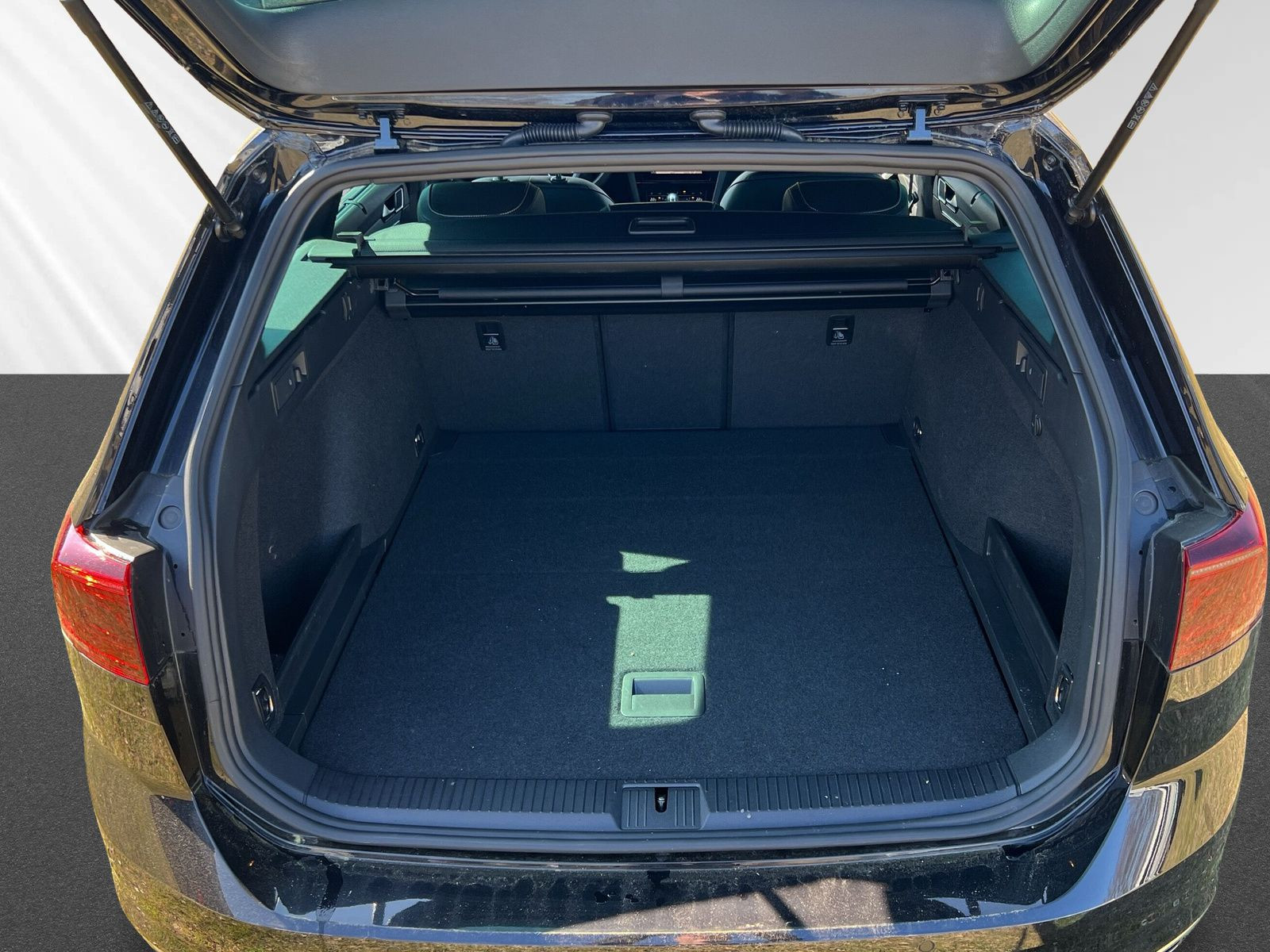 Passat Variant Elegance 1.5 TSI DSG LED+ACC+PDC+