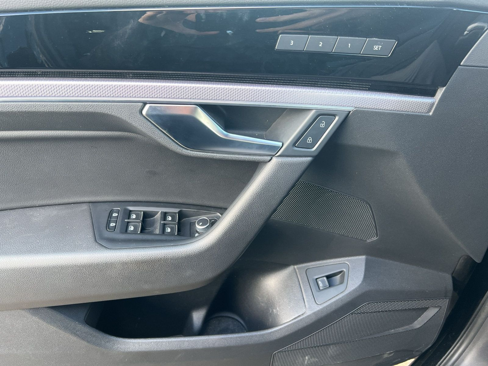 Touareg R-Line 3,0 V6 TDI AHK LED+PDC+Navi+Luff+