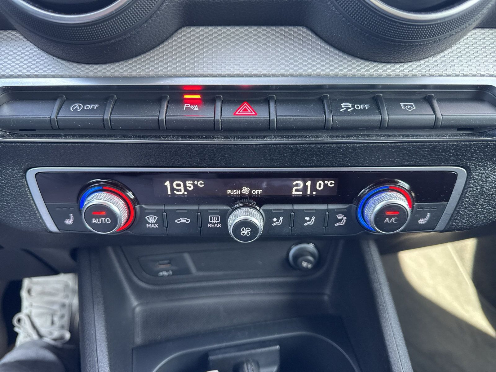 Q2 35 TFSI 110(150) kW(PS) Schaltg. PDC+LED+RFK+