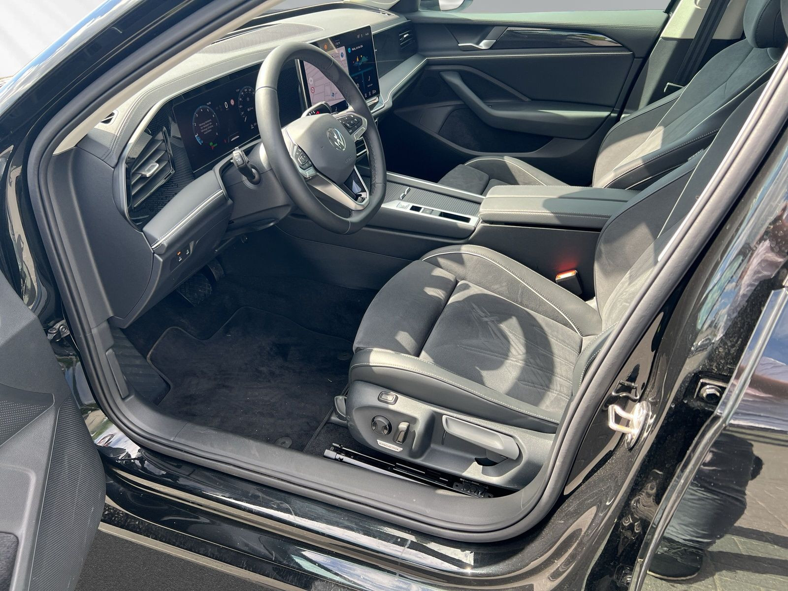 Passat Variant Business 1,5l eTSi 150PS*NEU MOD.