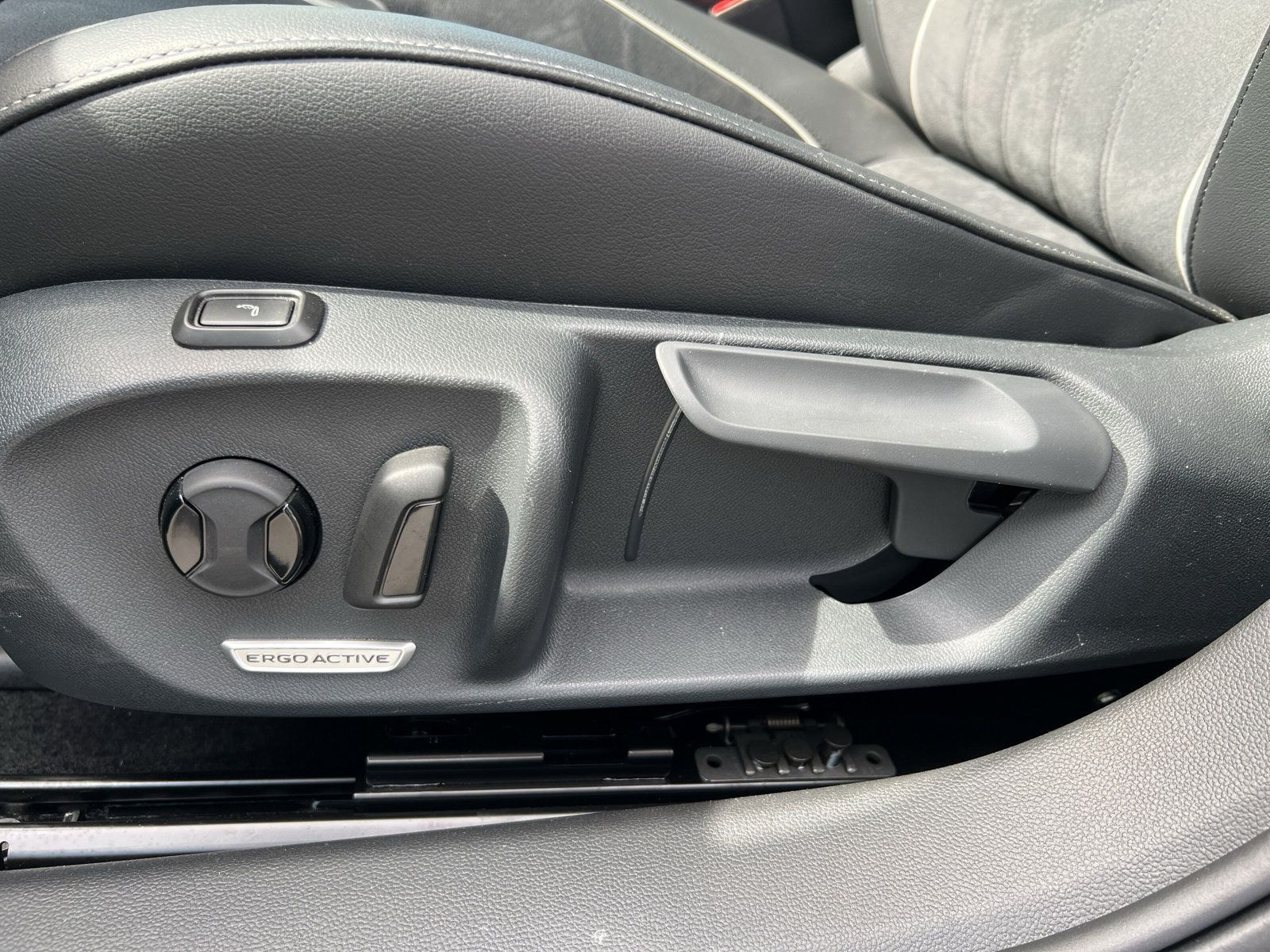 Passat Variant Business 1,5l eTSi 150PS*NEU MOD.