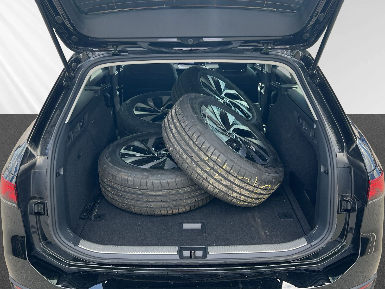 Passat Variant Business 1,5l eTSi 150PS*NEU MOD.