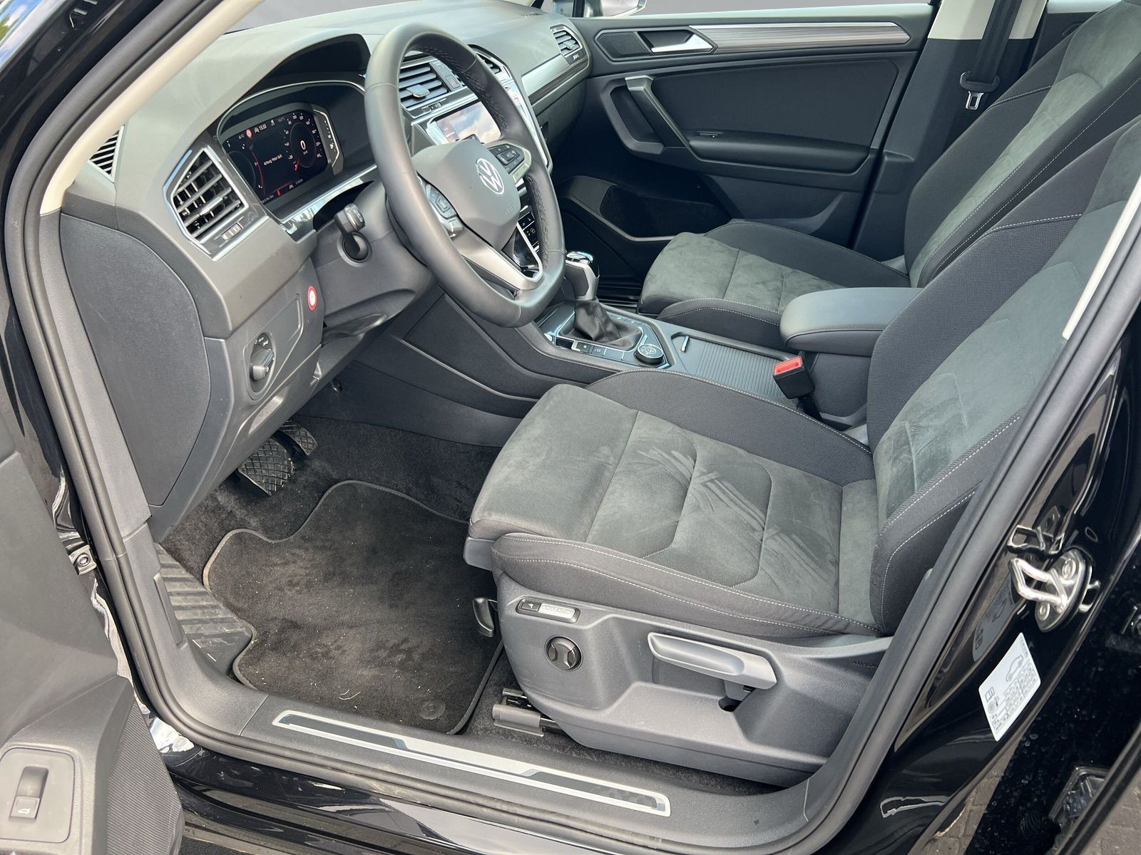 Tiguan Allspace Elegance 2,0 l TDI DSG+ PDC+ LED