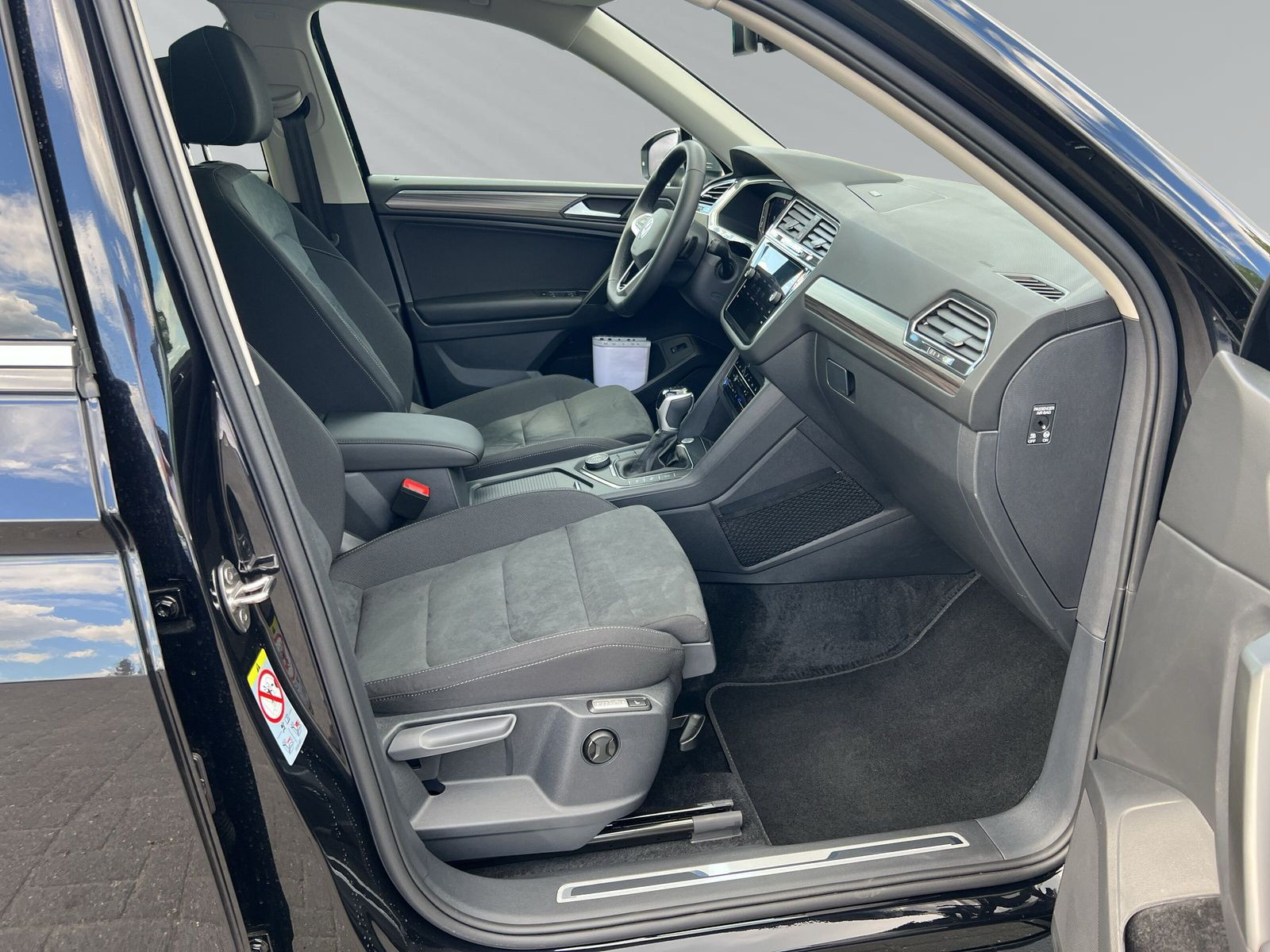 Tiguan Allspace Elegance 2,0 l TDI DSG+ PDC+ LED