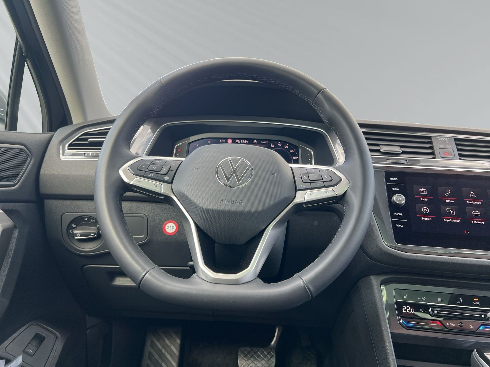 Tiguan Allspace Elegance 2,0 l TDI DSG+ PDC+ LED