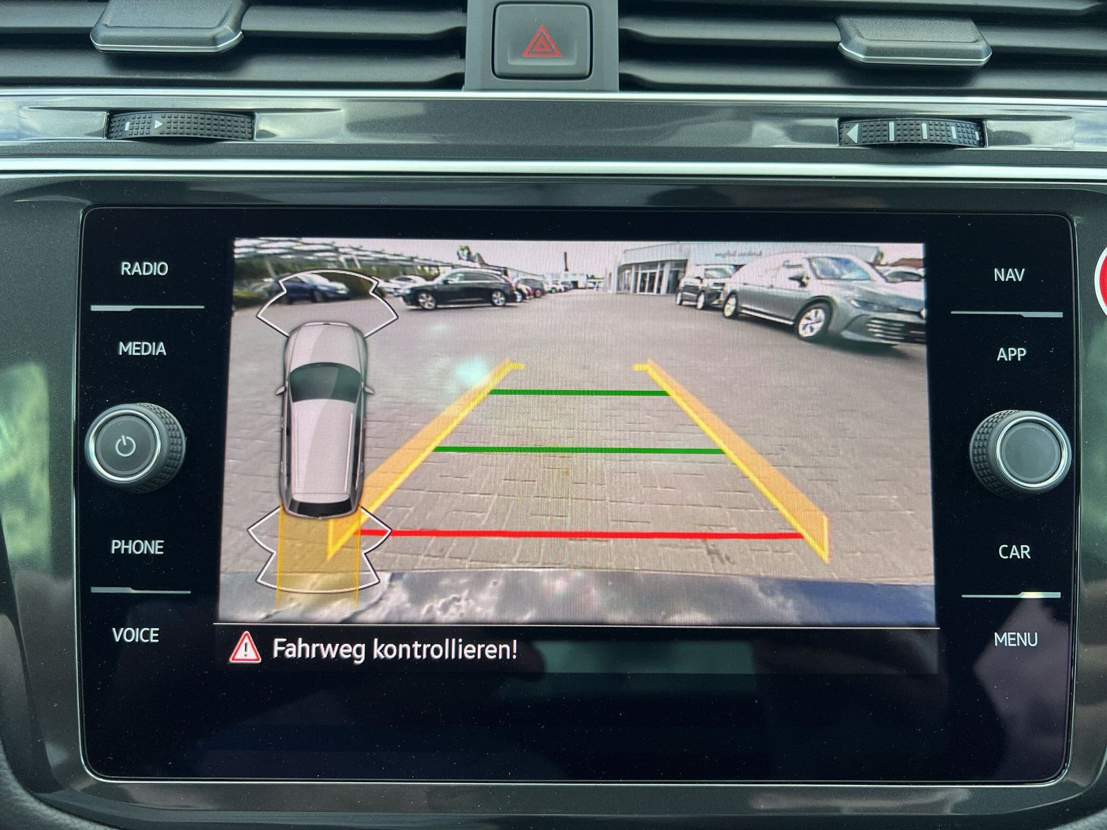 Tiguan Allspace Elegance 2,0 l TDI DSG+ PDC+ LED