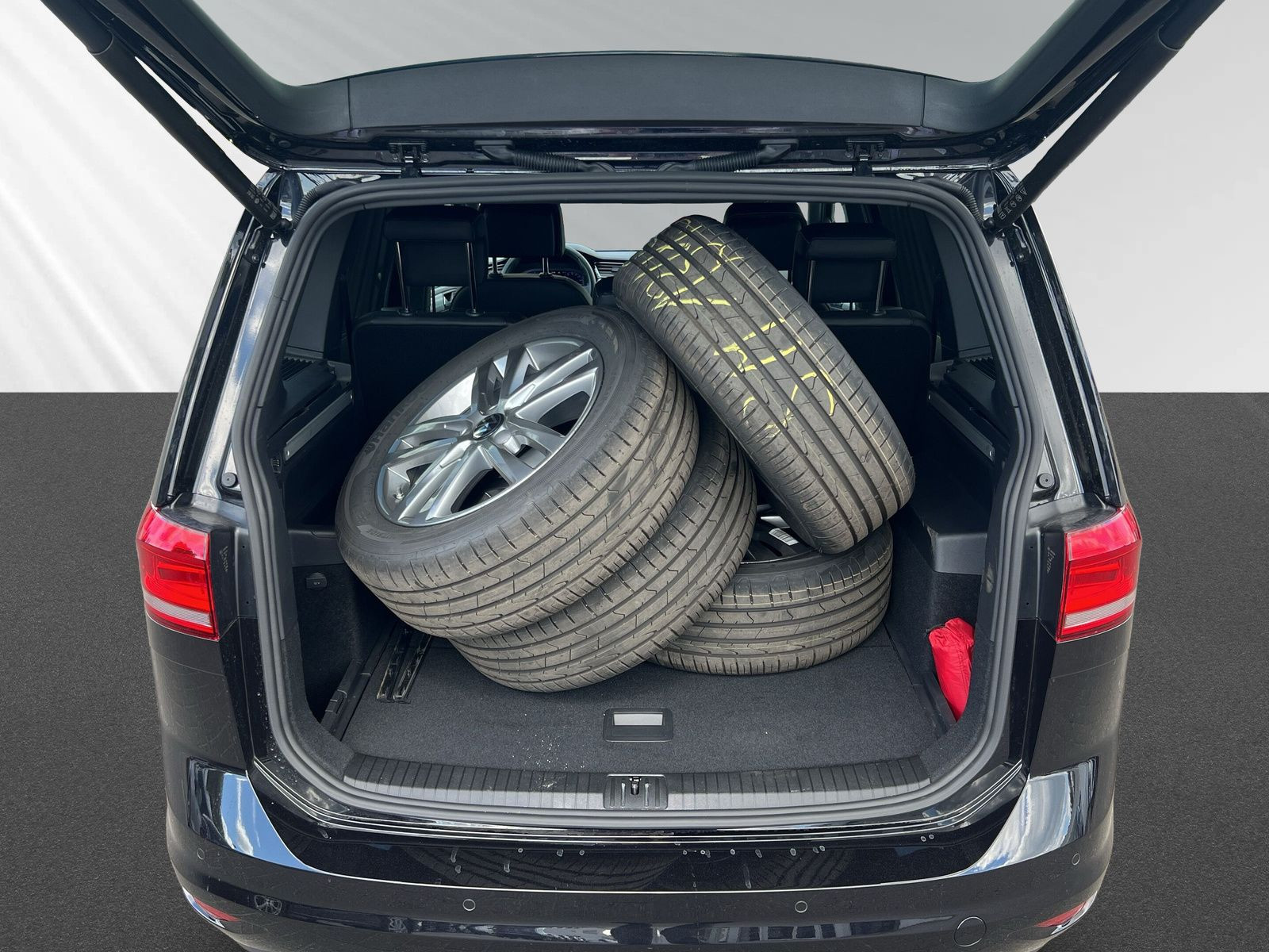 Touran Comfortline Goal 1,5l TSi150PS*DSG+Nav+RFK