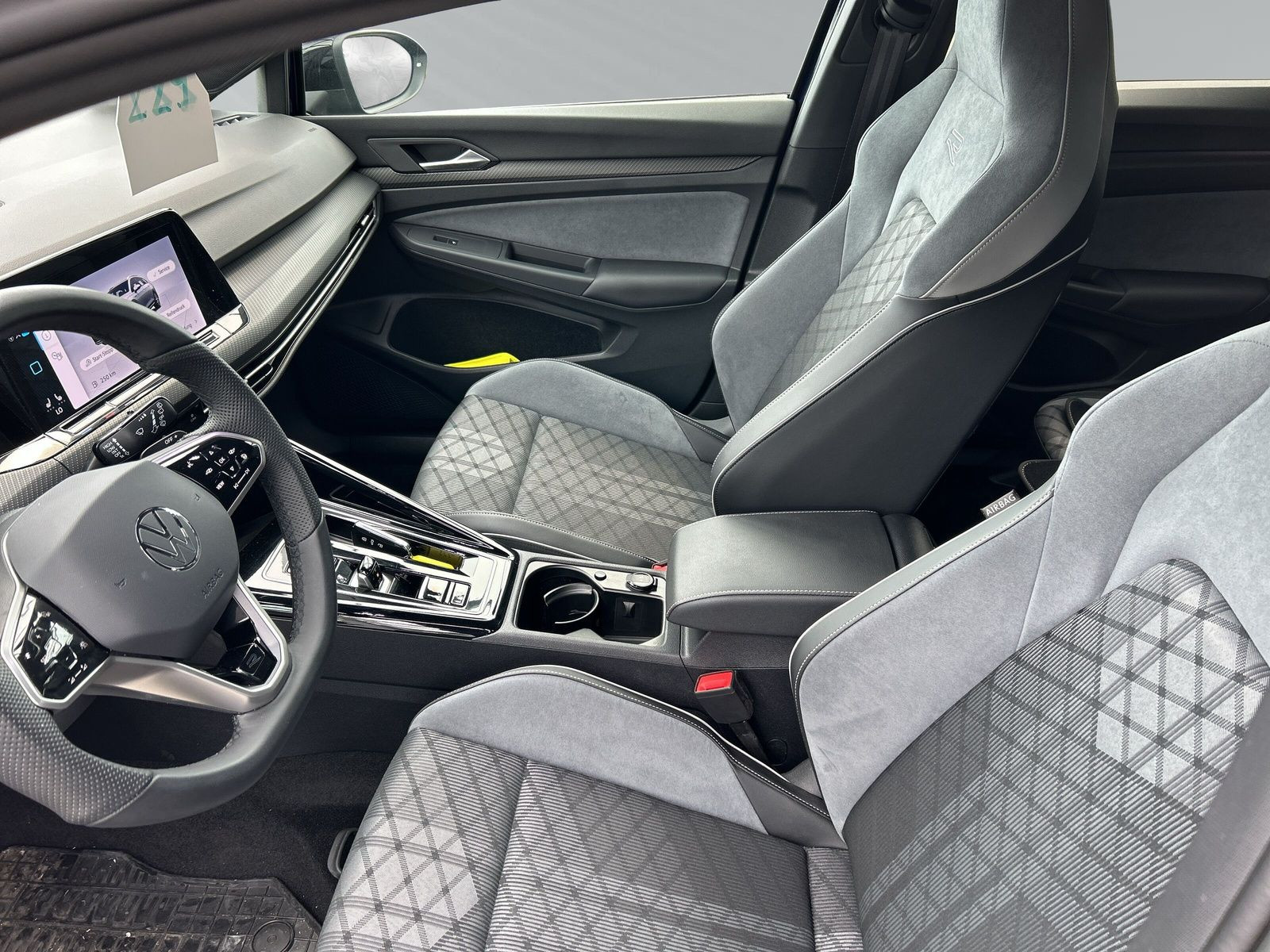 Golf Variant R-Line 1,5l eTSI DSG+Klima+LED+PDC+