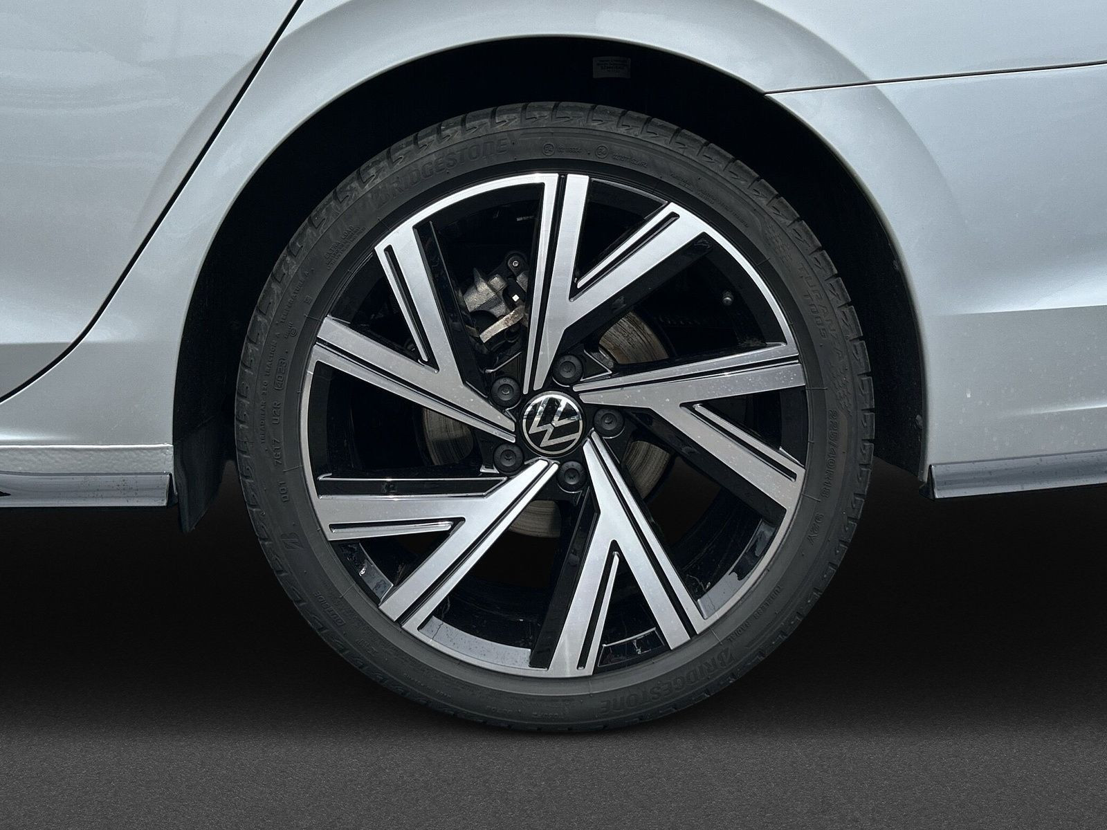 Golf Variant R-Line 1,5l eTSI 130PS DSG+LED+PDC+