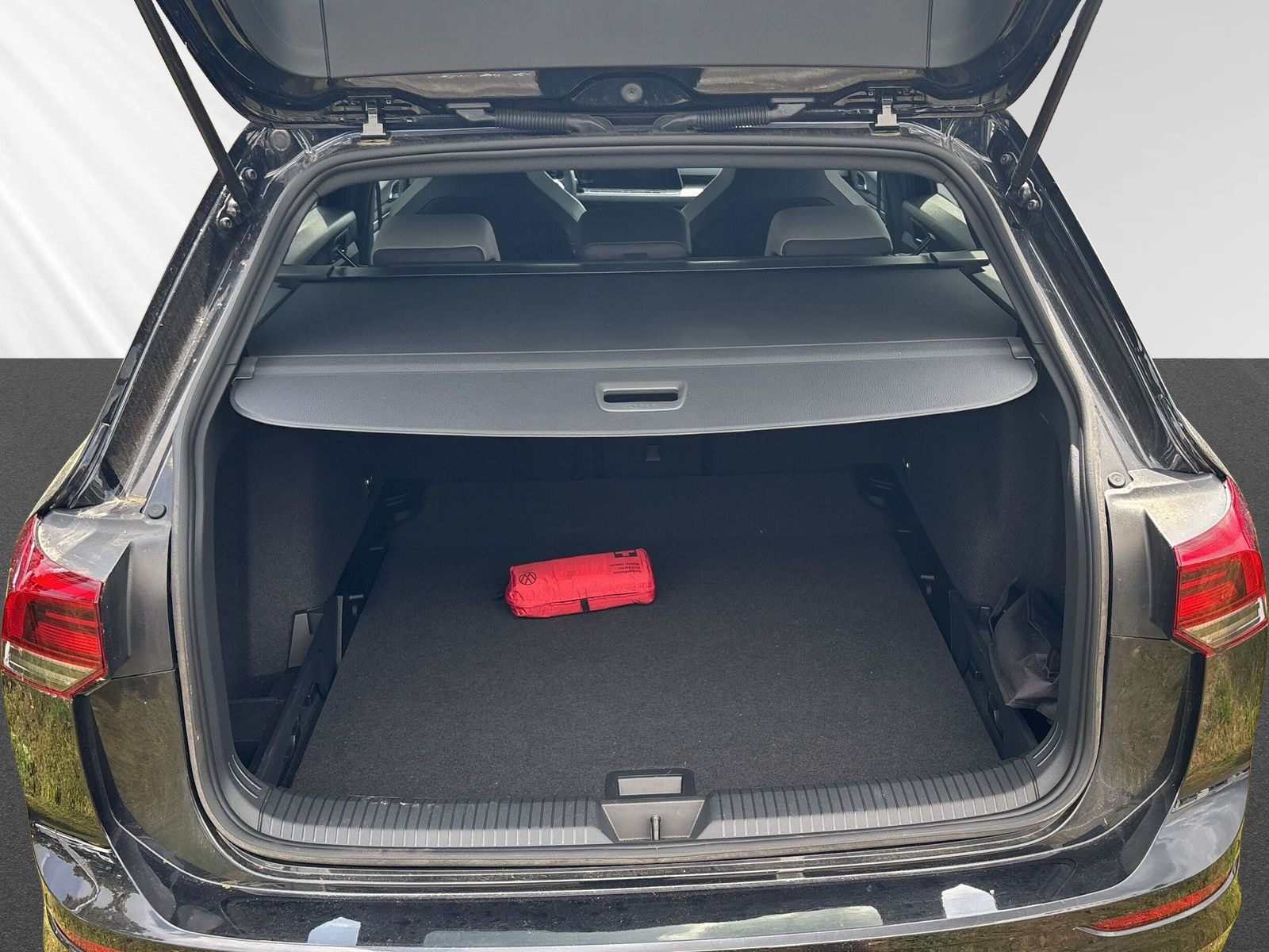 Golf Variant R-Line 1,5 l eTSI 130PS+DSG+LED+PDC