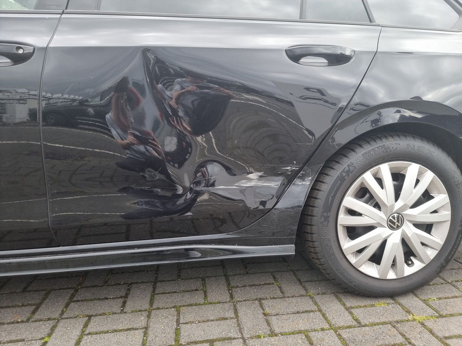 Golf Variant R-Line 1,5 l eTSI 130PS DSG+PDC+LED