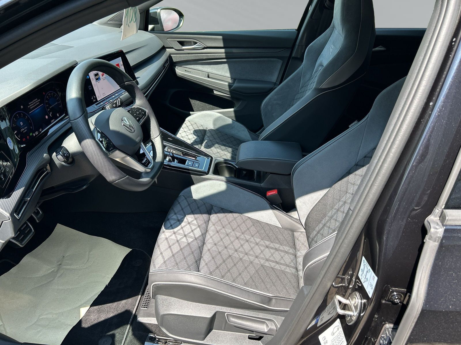 Golf Variant R-Line 1,5 eTSI 130PS DSG LED+Navig