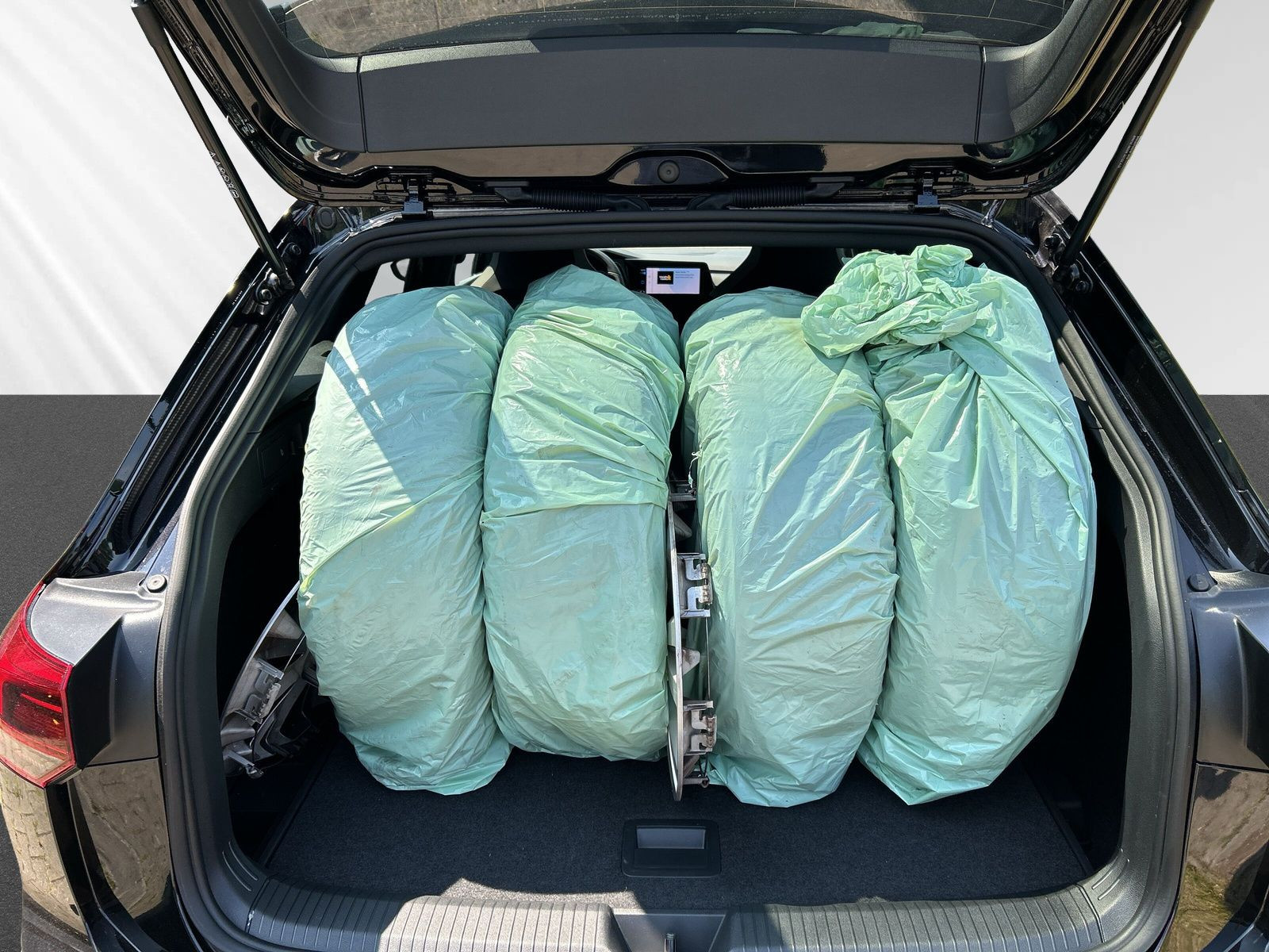 Golf Variant R-Line 1,5 eTSI 130PS DSG LED+Navig