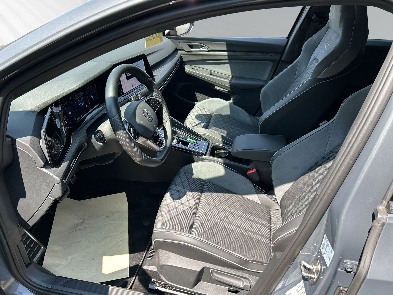 Golf Variant R-Line 1,5l eTSI 130PS DSG+LED+Navi