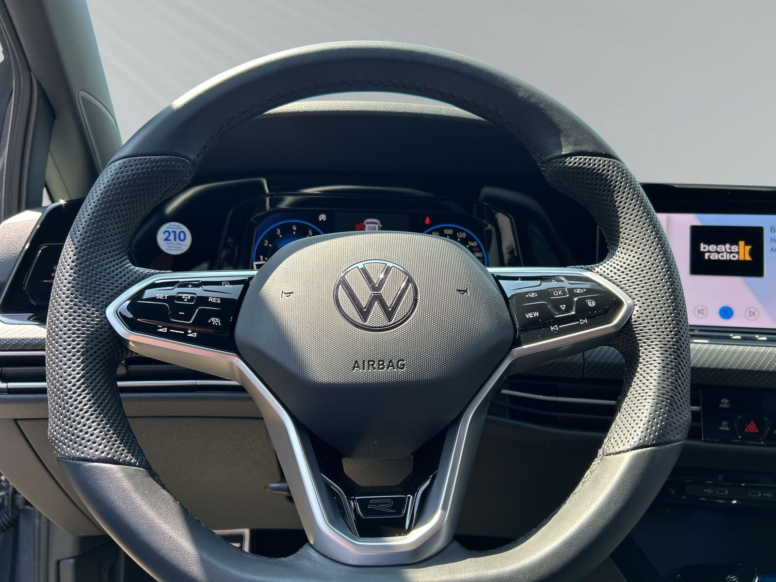 Golf Variant R-Line 1,5l eTSI 130PS DSG+LED+Navi