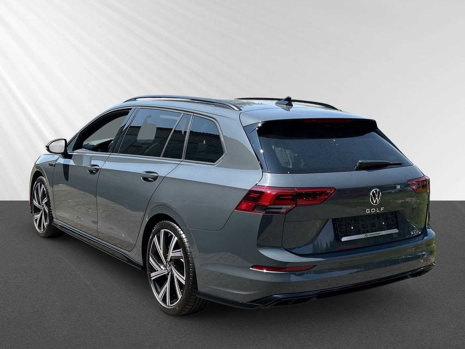 Golf Variant R-Line 1,5l eTSI 130PS DSG+LED+Navi