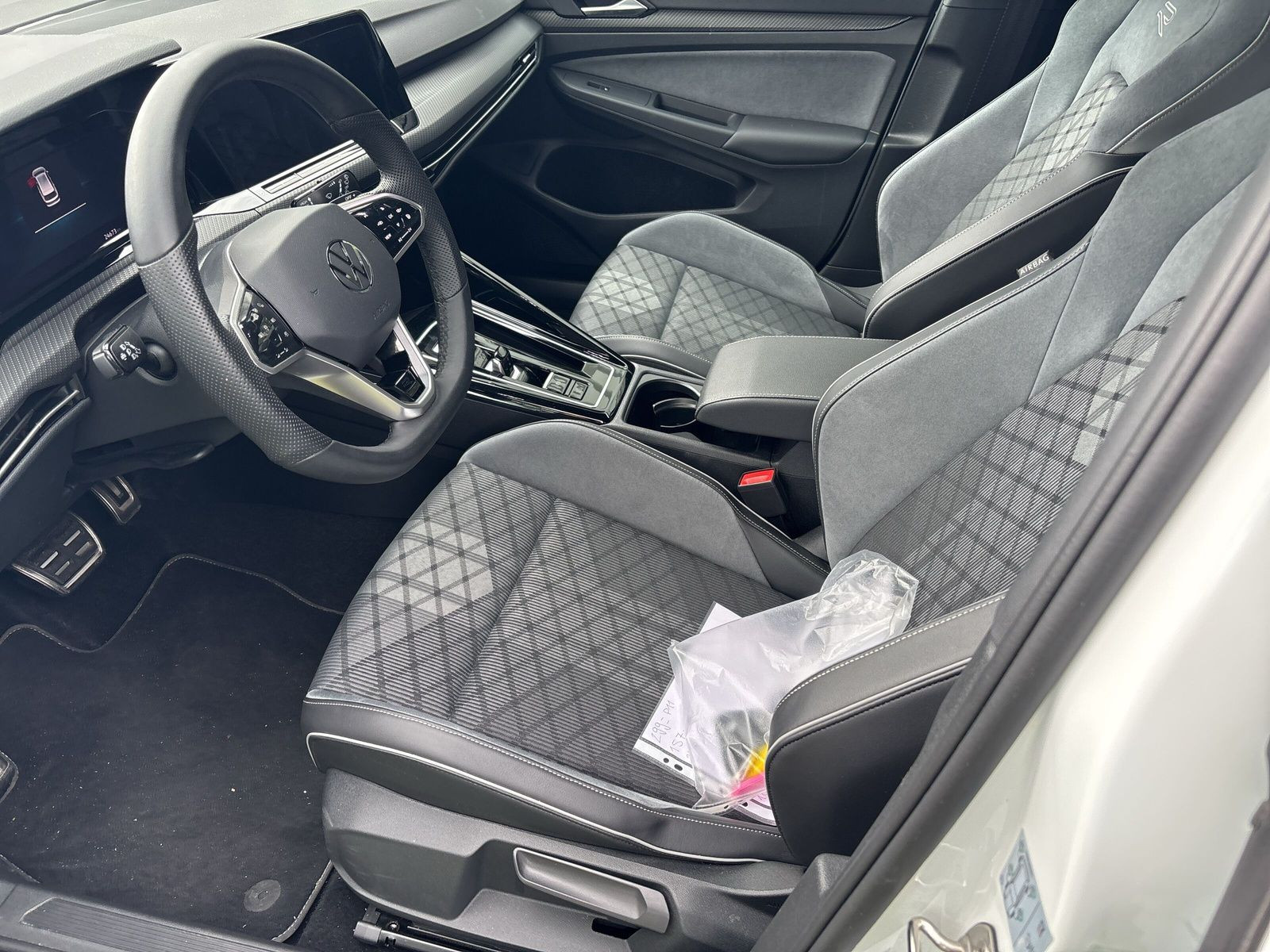 Golf Variant R-Line 1,5 l eTSI OPF 96 kW (130 PS) 7-Gang-Doppelkupplungsgetriebe DSG