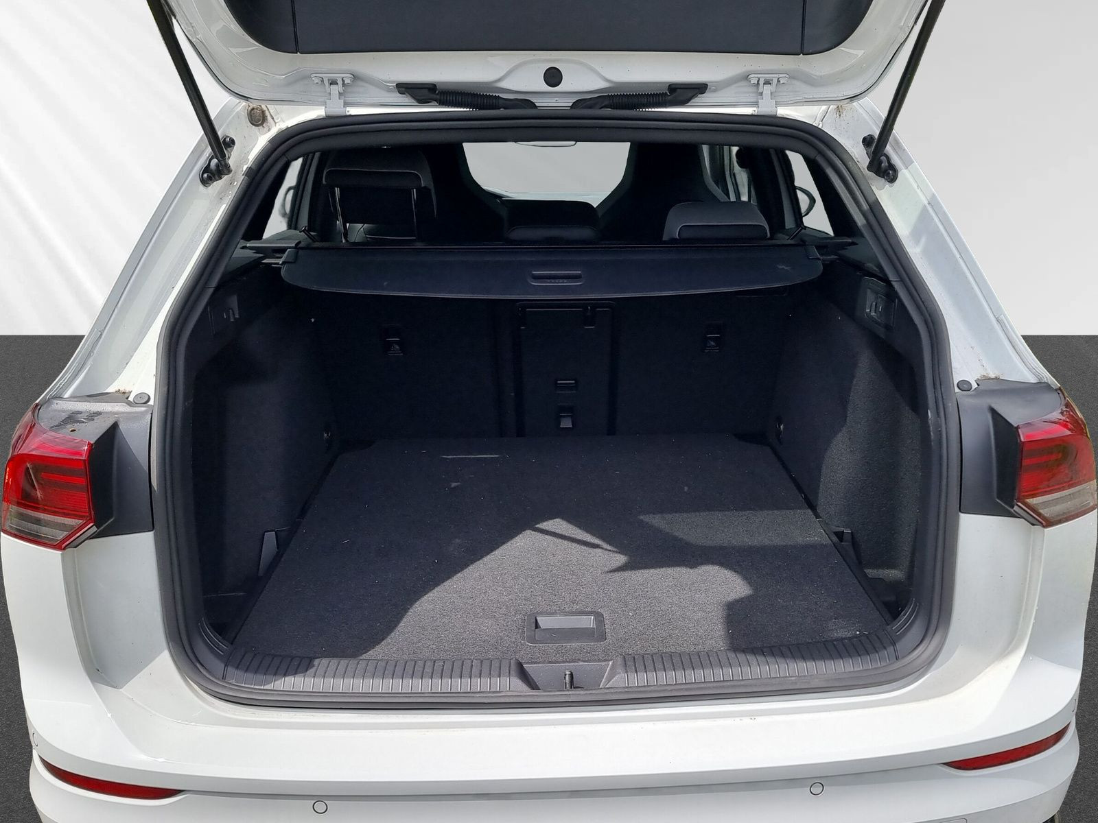 Golf Variant R-Line 1,5 l eTSI OPF 96 kW (130 PS) 7-Gang-Doppelkupplungsgetriebe DSG