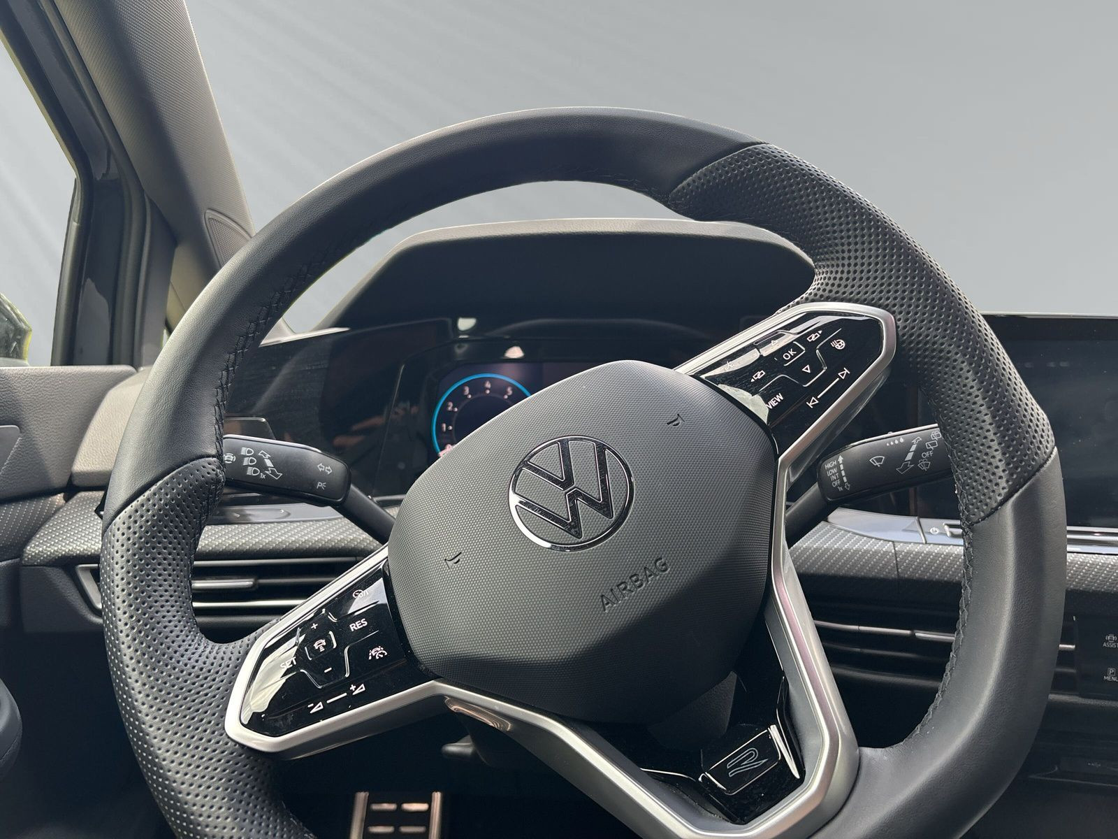 Golf Variant R-Line 1,5 l eTSI OPF 96 kW (130 PS) 7-Gang-Doppelkupplungsgetriebe DSG