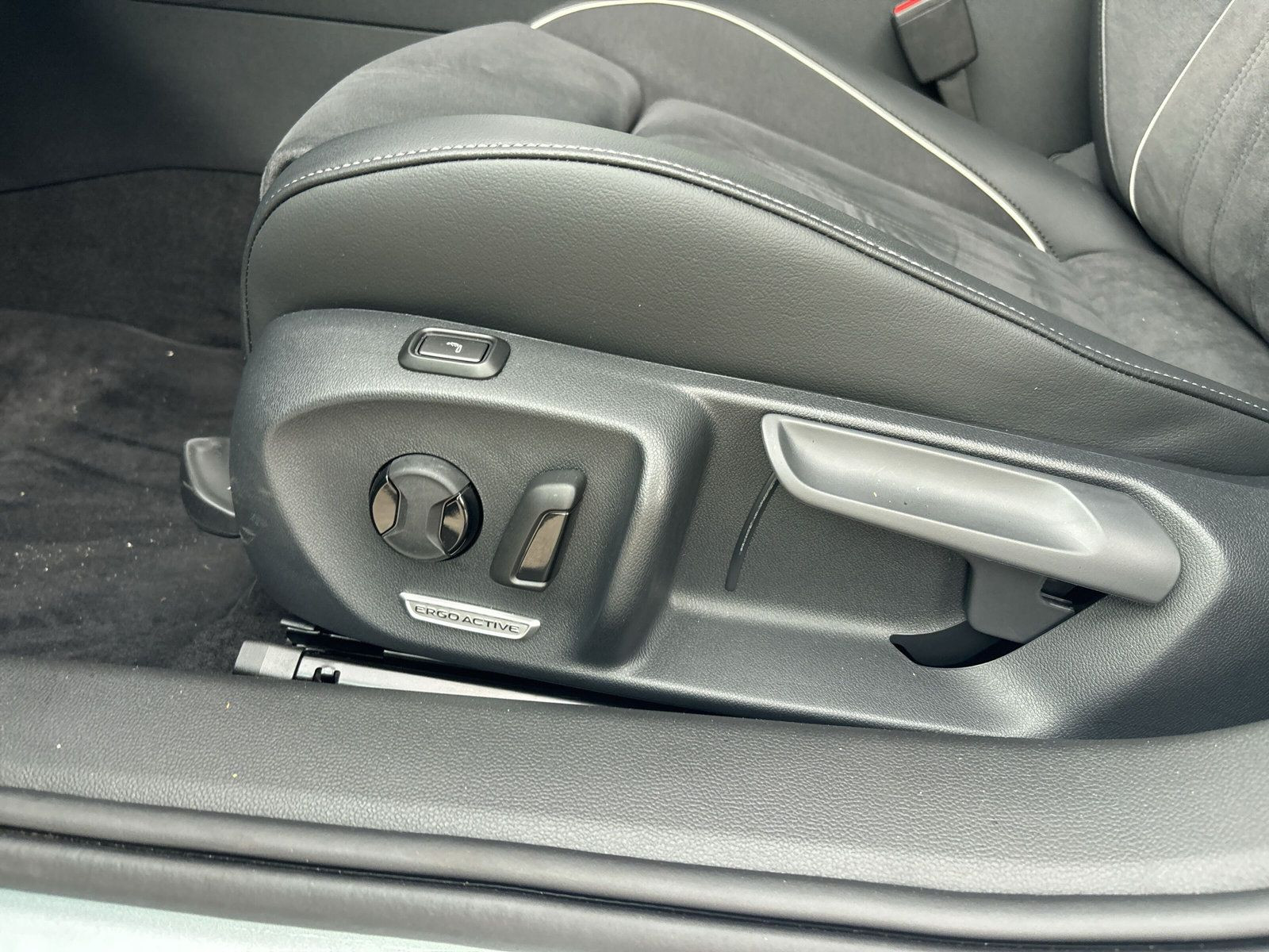 Passat Variant Business 1,5l eTSi 150PS*NEU MOD.