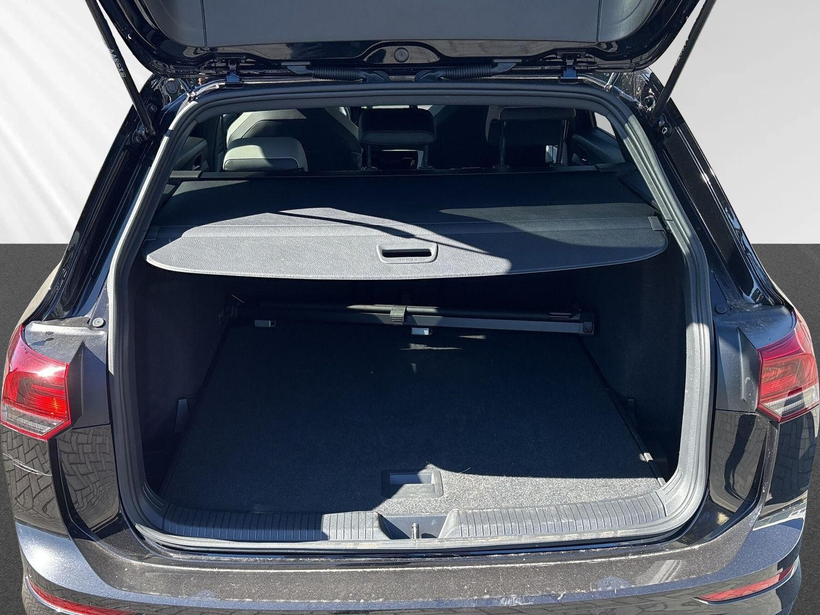 Golf Variant R-Line 1,5 l eTSI OPF 96 kW (130 PS) 7-Gang-Doppelkupplungsgetriebe DSG