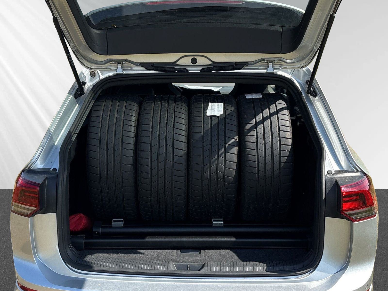 Golf Variant R-Line 1,5 l eTSI OPF 96 kW (130 PS) 7-Gang-Doppelkupplungsgetriebe DSG