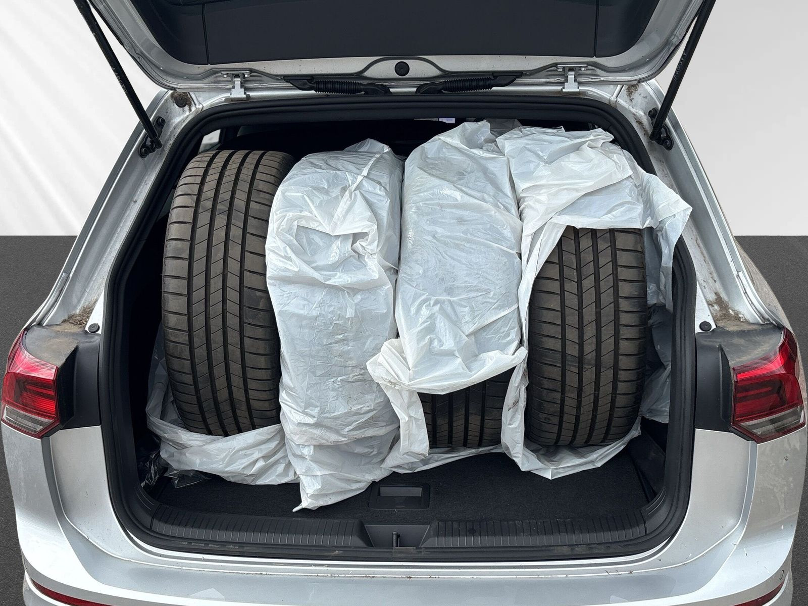 Golf Variant R-Line 1,5 l eTSI OPF 96 kW (130 PS) 7-Gang-Doppelkupplungsgetriebe DSG