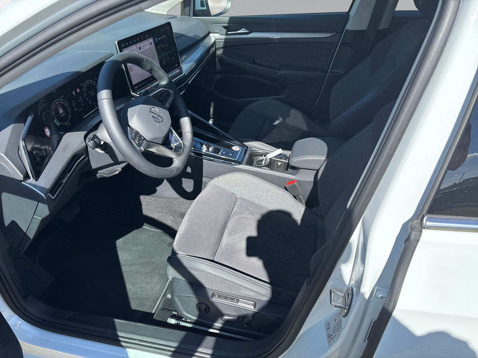 Golf VIII 1.5 eTSI Style Busin.Prem+Pano+LEDmatr