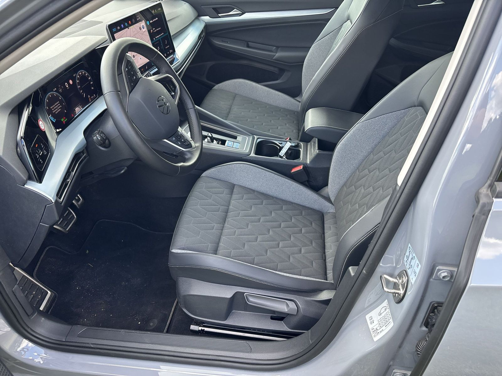 Golf VIII 1.5 eTSI Goal AHKklap+LEDmatr+RFK+WiRä