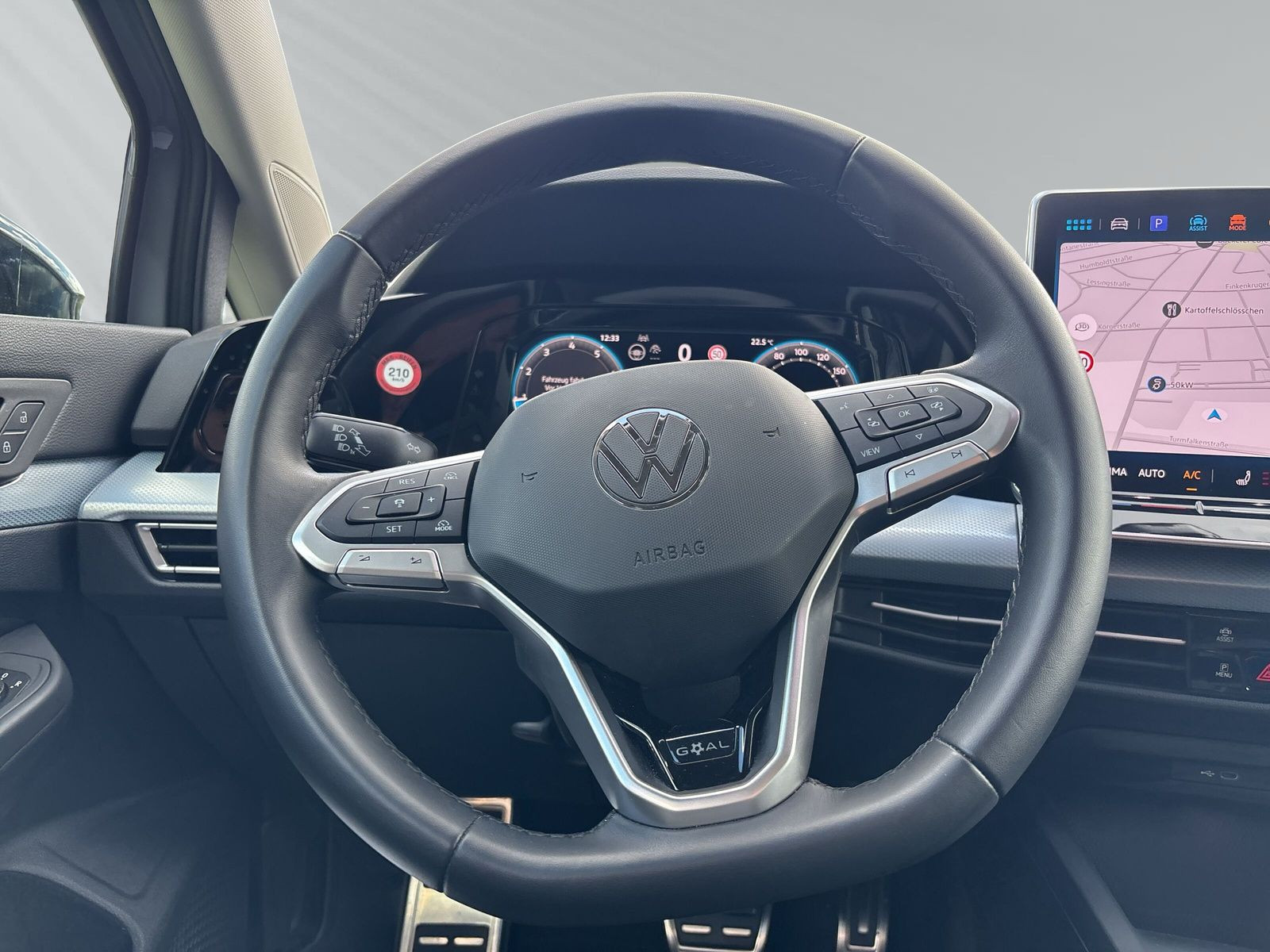 Golf VIII 1.5 eTSI Goal AHKklap+LEDmatr+RFK+WiRä