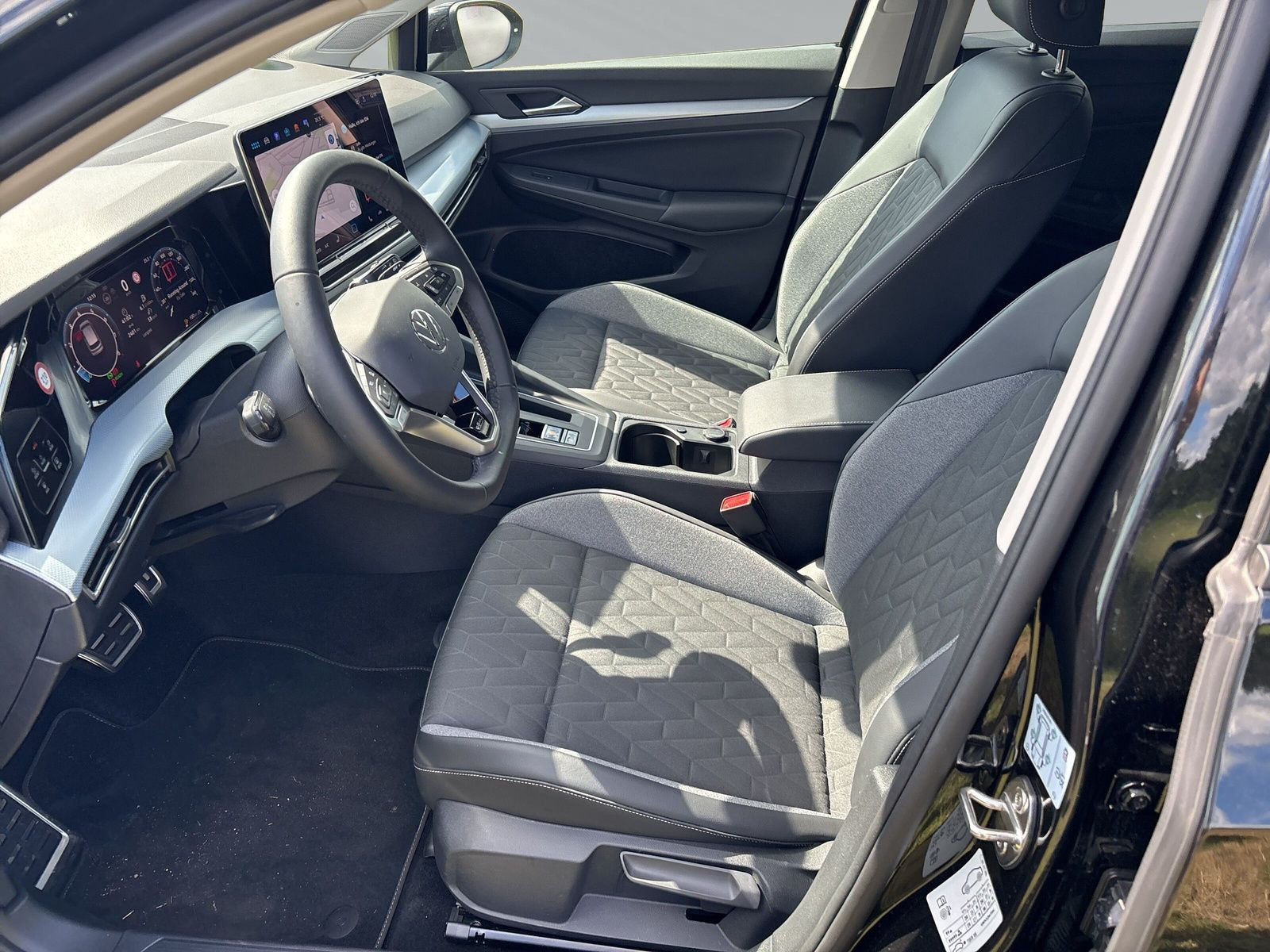 Golf VIII 1.5 eTSI Goal AHKklap+LEDmatr+RFK+WiRä