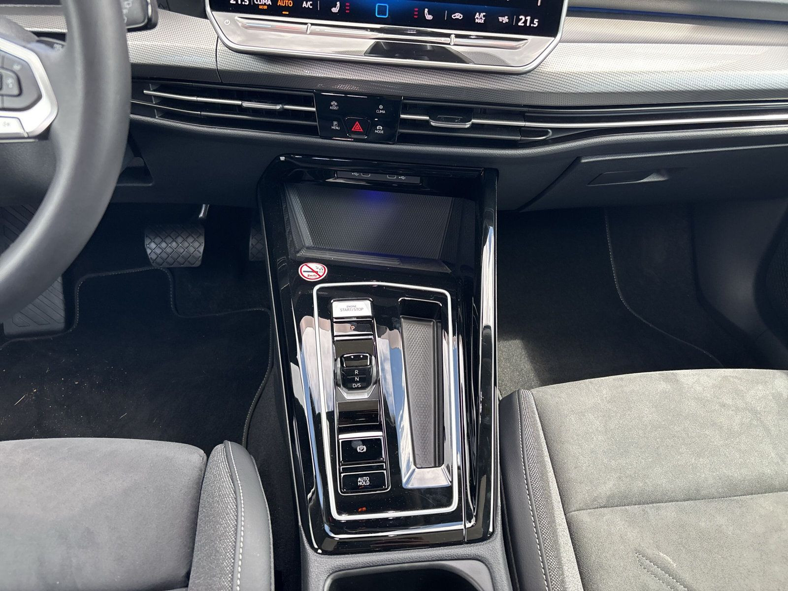 Golf VIII 1.5 eTSI Style Busin.Prem+Pano+LEDmatr